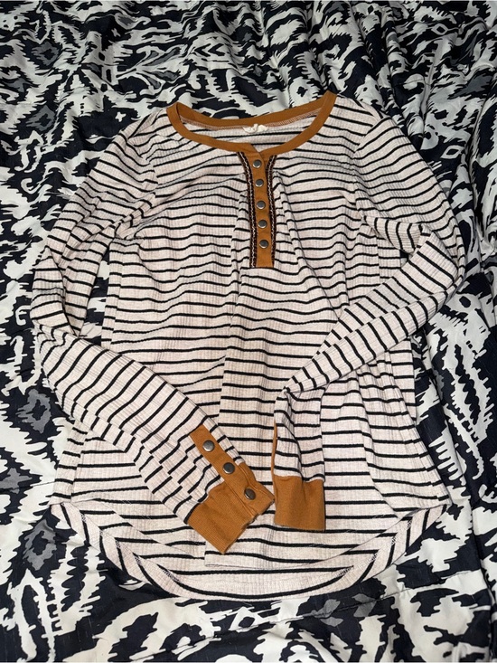 Tops - Stripped long sleeve